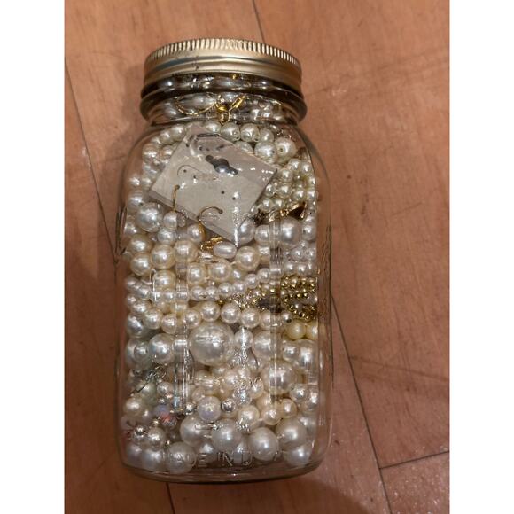 Mystery Jewelry Jar Large Jar Classic Pearls Victorian Castlecore 30 Pieces - Picture 4 of 10